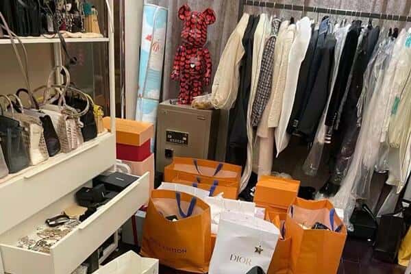 左云县回收一线品牌衣服